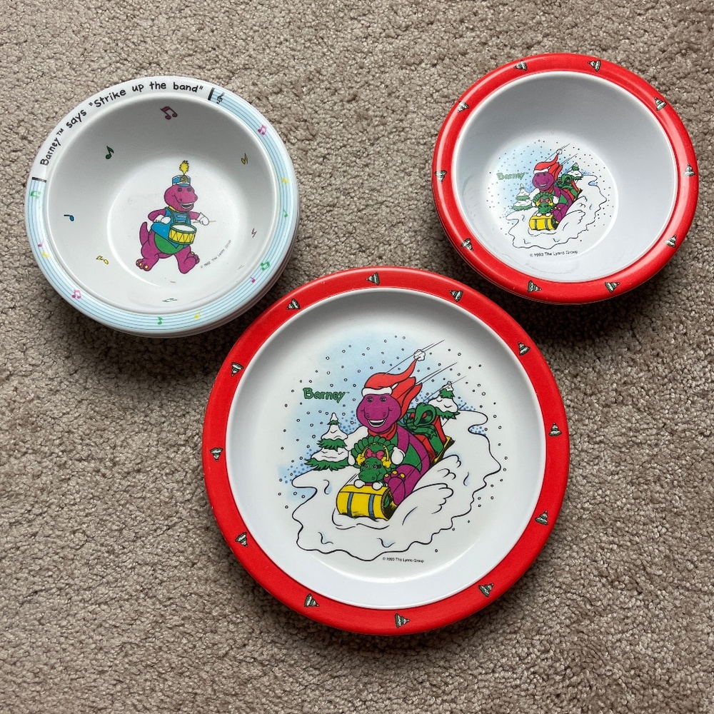 Vintage Selandia Barney Melamine Plates Bowls Band Sledding Snow Holiday Dino